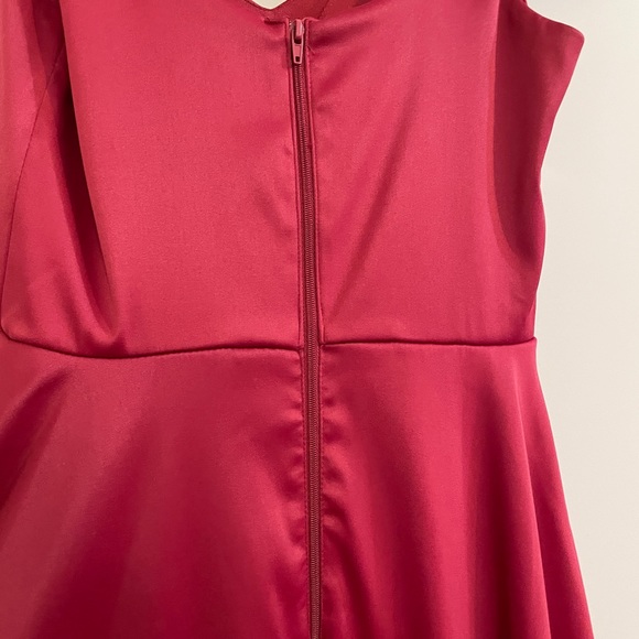 Sequin Hearts red cold shoulder high/low hem dress. - Picture 5 of 15